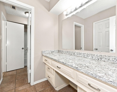 1315 Drury Drive - Photo Thumbnail 4