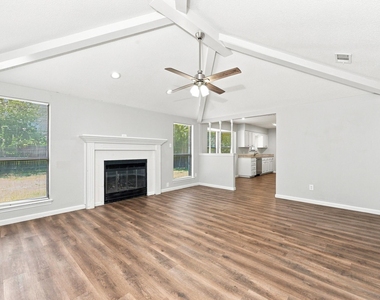 1800 Willow Vale Drive - Photo Thumbnail 3