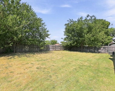1800 Willow Vale Drive - Photo Thumbnail 6