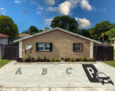 237 Sw 5th Street - Photo Thumbnail 3