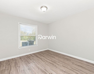 5233 Trail Lake Drive - Photo Thumbnail 9