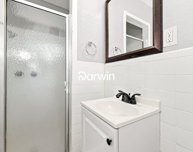 5233 Trail Lake Drive - Photo Thumbnail 12