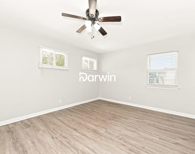 5233 Trail Lake Drive - Photo Thumbnail 7