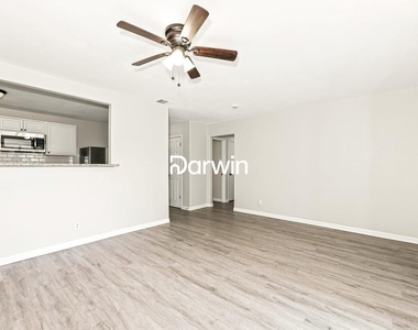 5233 Trail Lake Drive - Photo Thumbnail 3