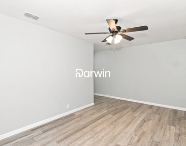 4328 Waits Avenue - Photo Thumbnail 3