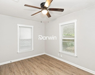 4328 Waits Avenue - Photo Thumbnail 9