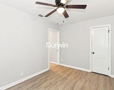 4328 Waits Avenue - Photo Thumbnail 6