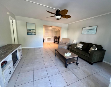 209 Se 6th Street - Photo Thumbnail 11
