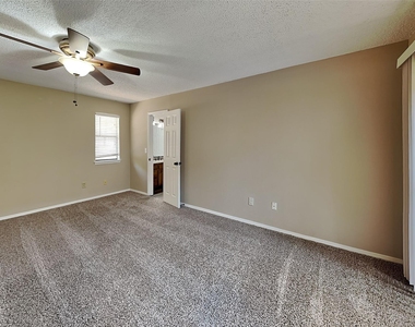 8 Lake Forest Drive - Photo Thumbnail 9