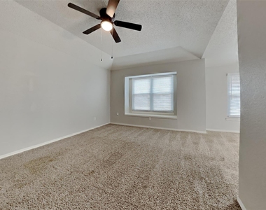5402 Summit Peak Drive - Photo Thumbnail 5