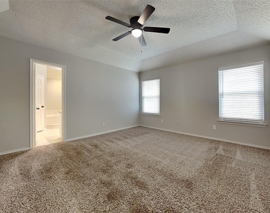 5402 Summit Peak Drive - Photo Thumbnail 11