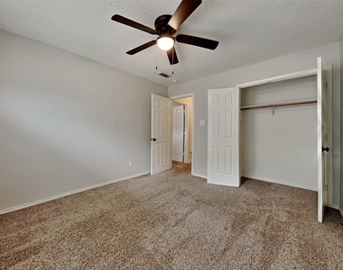 5402 Summit Peak Drive - Photo Thumbnail 18