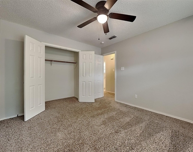 5402 Summit Peak Drive - Photo Thumbnail 15