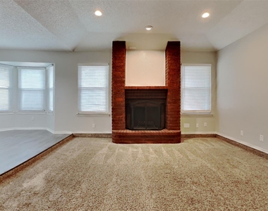 5402 Summit Peak Drive - Photo Thumbnail 2