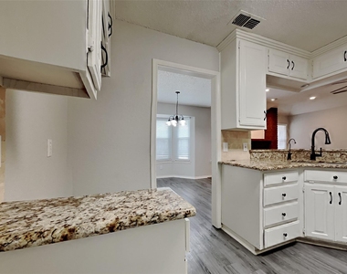 5402 Summit Peak Drive - Photo Thumbnail 6