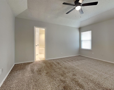 5402 Summit Peak Drive - Photo Thumbnail 12