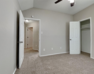 6332 Glen Knoll Drive - Photo Thumbnail 11