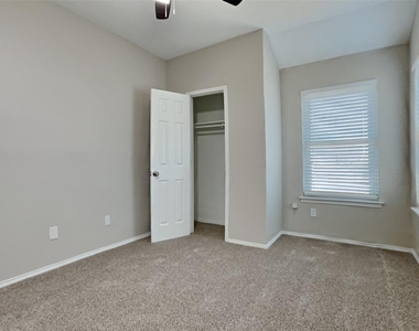 6332 Glen Knoll Drive - Photo Thumbnail 12