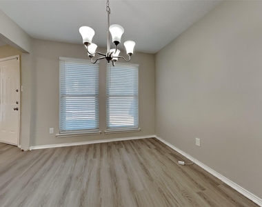 6332 Glen Knoll Drive - Photo Thumbnail 5