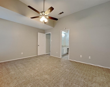 6332 Glen Knoll Drive - Photo Thumbnail 7