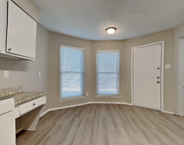 6332 Glen Knoll Drive - Photo Thumbnail 4