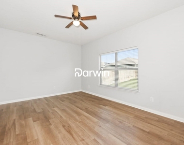 132 Bush Drive - Photo Thumbnail 4