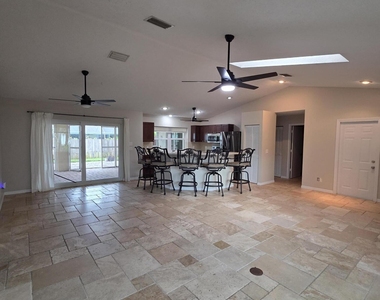 5501 Se Nassau Terrace - Photo Thumbnail 13