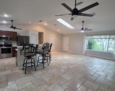 5501 Se Nassau Terrace - Photo Thumbnail 15