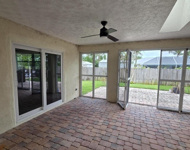 5501 Se Nassau Terrace - Photo Thumbnail 34
