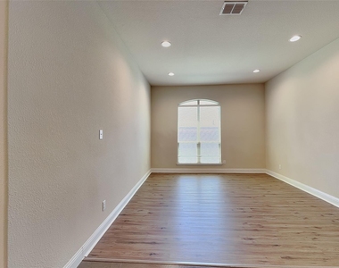 7417 Rose Crest Boulevard - Photo Thumbnail 4