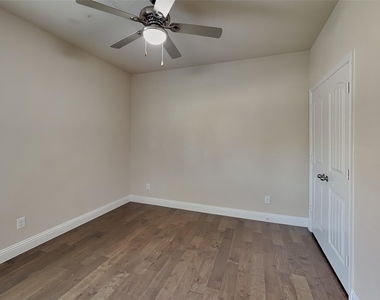 7417 Rose Crest Boulevard - Photo Thumbnail 8