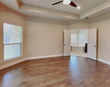 7417 Rose Crest Boulevard - Photo Thumbnail 5