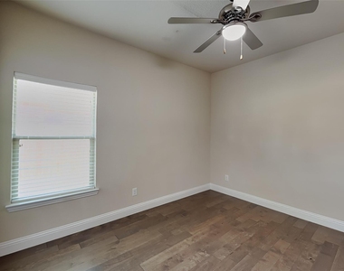 7417 Rose Crest Boulevard - Photo Thumbnail 12