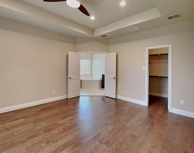 7417 Rose Crest Boulevard - Photo Thumbnail 6
