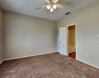 6324 Alissa Drive - Photo Thumbnail 11