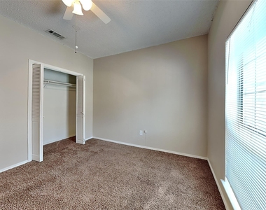 6324 Alissa Drive - Photo Thumbnail 4