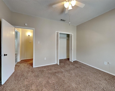 6324 Alissa Drive - Photo Thumbnail 5