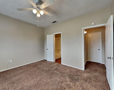 6324 Alissa Drive - Photo Thumbnail 9