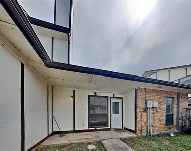 6324 Alissa Drive - Photo Thumbnail 6