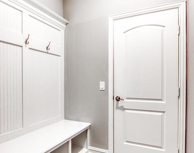 2701 Ash Avenue - Photo Thumbnail 15