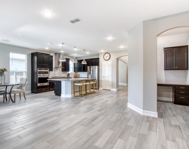 2701 Ash Avenue - Photo Thumbnail 10