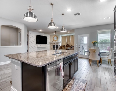 2701 Ash Avenue - Photo Thumbnail 7