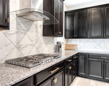 2701 Ash Avenue - Photo Thumbnail 8