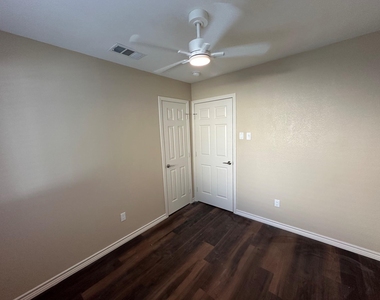 1418 Homestead Place - Photo Thumbnail 16