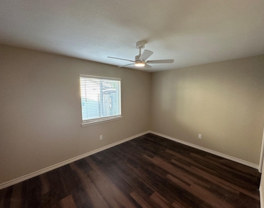 1418 Homestead Place - Photo Thumbnail 13