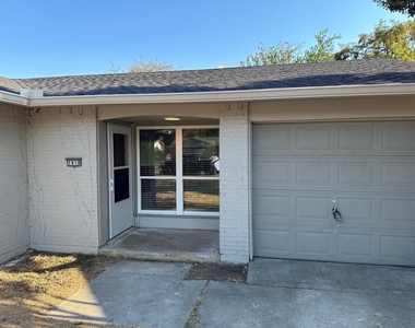1418 Homestead Place - Photo Thumbnail 2