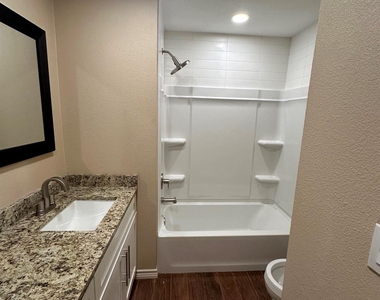 1418 Homestead Place - Photo Thumbnail 11