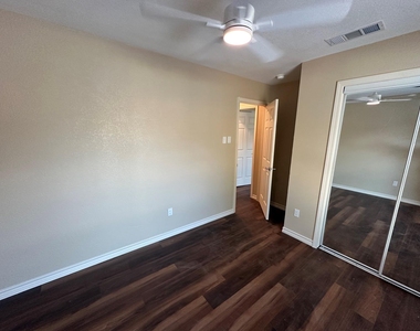 1418 Homestead Place - Photo Thumbnail 20