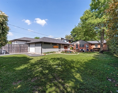 9911 Hurley Way - Photo Thumbnail 20