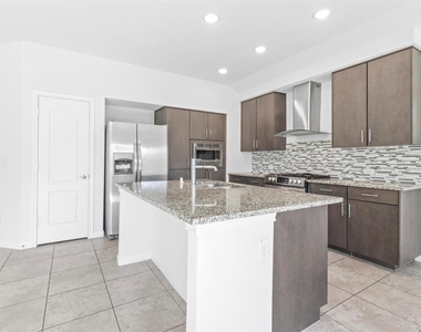 1105 Faringdon Drive - Photo Thumbnail 4